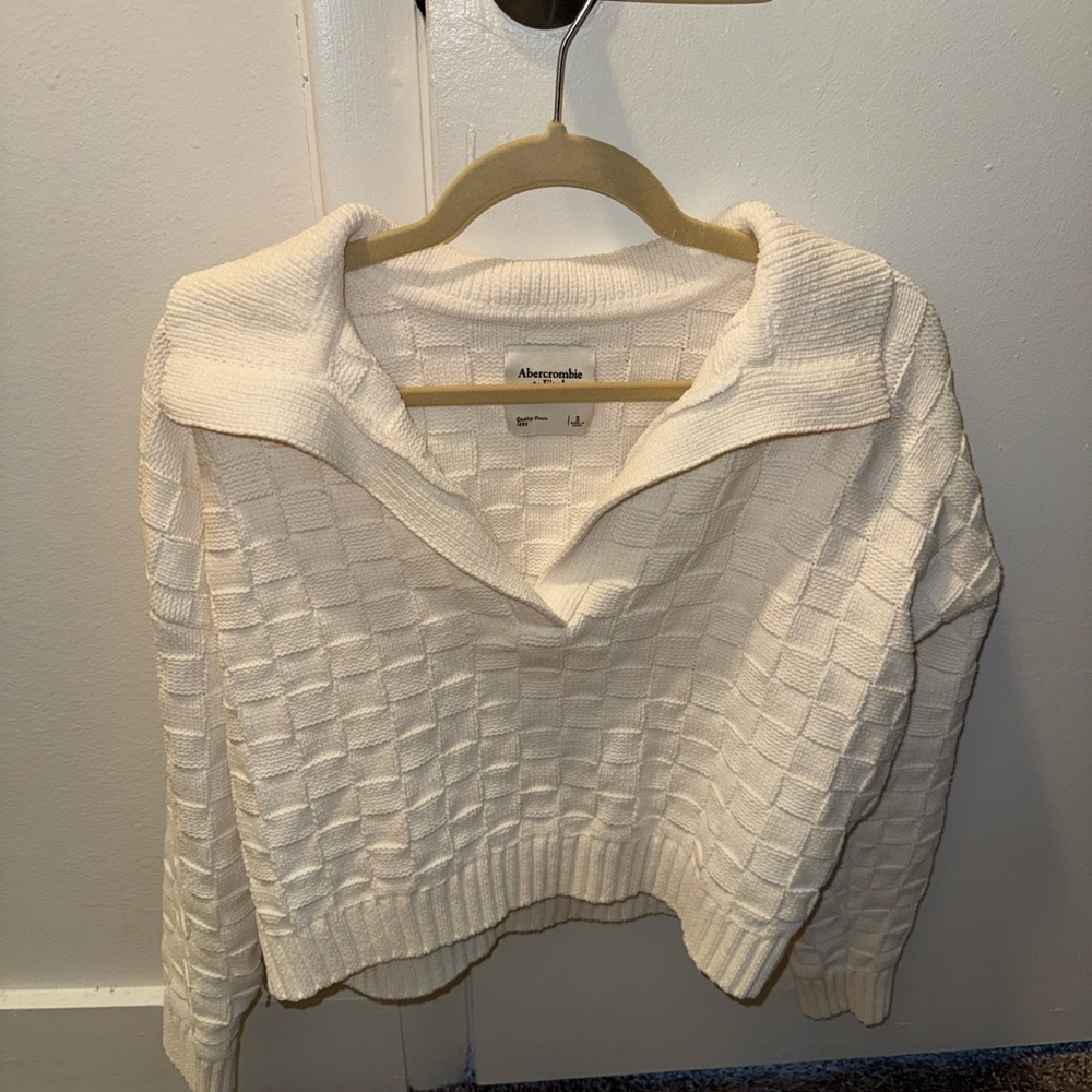Abercrombie & Fitch Off-White V-Neck Sweater
